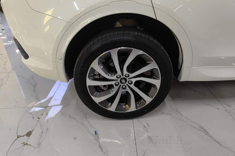 Used Land Rover Discovery Sport New Energy 2021 P300e Performance Tech Edition Exterior 5