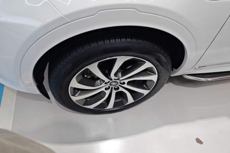 Used Land Rover Discovery Sport New Energy 2021 P300e Performance Tech Edition Exterior 7