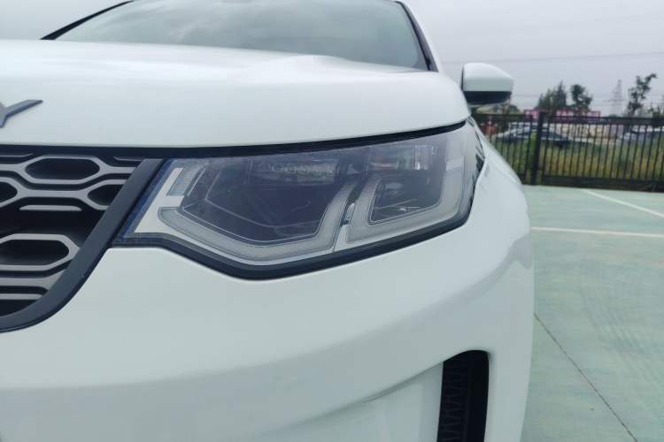 Used Land Rover Discovery Sport New Energy 2021 P300e Performance Tech Edition Exterior 8