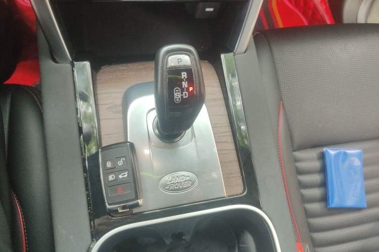 Used Land Rover Discovery Sport New Energy 2021 P300e Performance Tech Edition Gear Lever