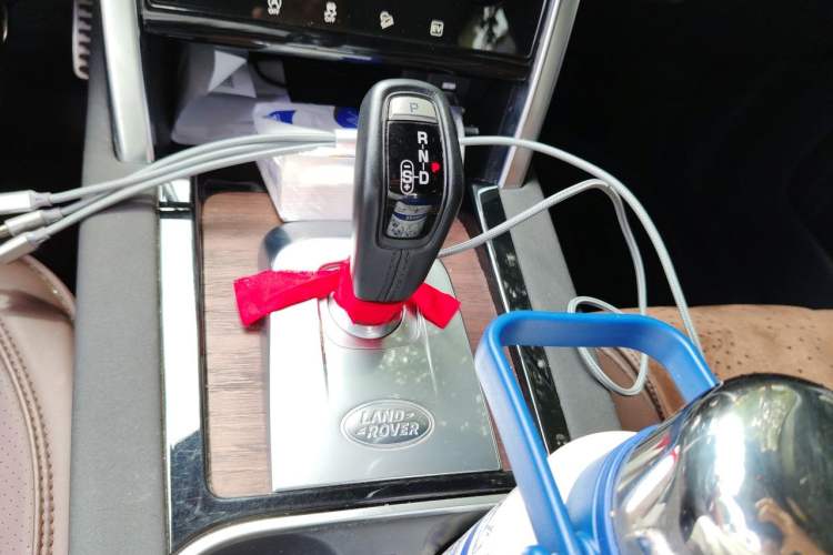 Used Land Rover Discovery Sport New Energy 2021 P300e Performance Tech Edition Gear Lever