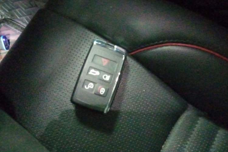 Used Land Rover Discovery Sport New Energy 2021 P300e Performance Tech Edition Interior 1