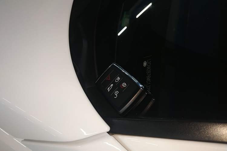 Used Land Rover Discovery Sport New Energy 2021 P300e Performance Tech Edition Interior 1