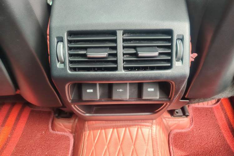 Used Land Rover Discovery Sport New Energy 2021 P300e Performance Tech Edition Interior 6