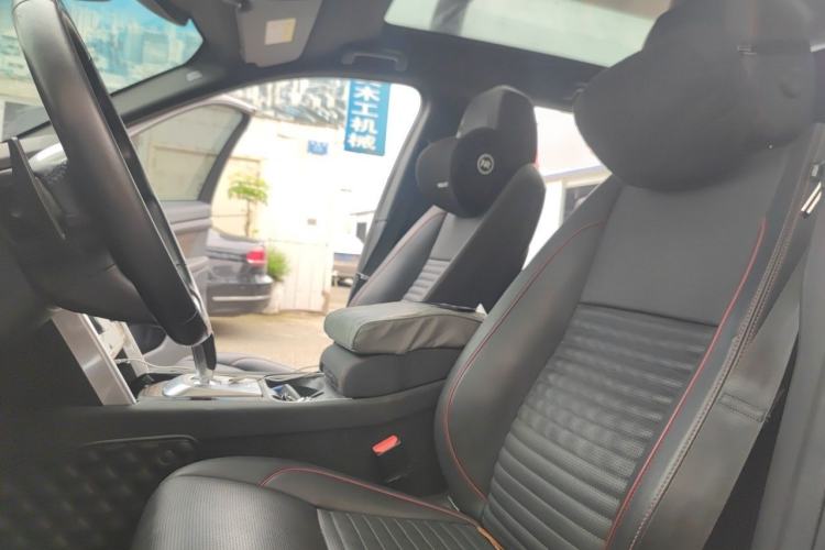 Used Land Rover Discovery Sport New Energy 2021 P300e Performance Tech Edition Left Front Seat