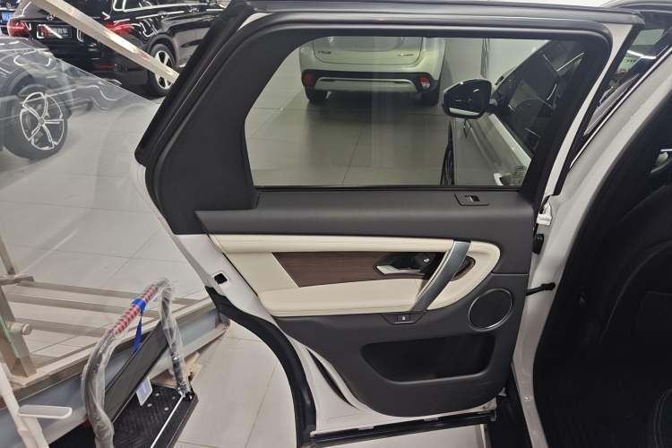 Used Land Rover Discovery Sport New Energy 2021 P300e Performance Tech Edition Left Rear Door Interior