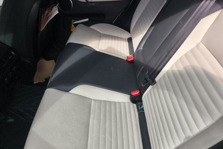 Used Land Rover Discovery Sport New Energy 2021 P300e Performance Tech Edition Left Rear Seat