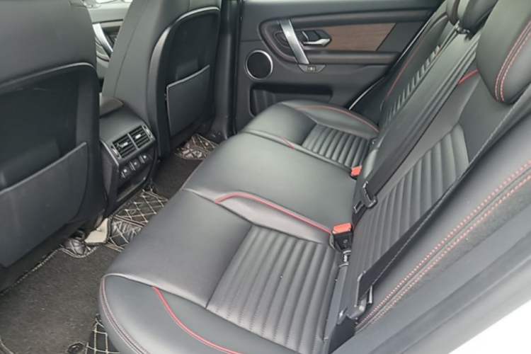Used Land Rover Discovery Sport New Energy 2021 P300e Performance Tech Edition Left Rear Seat