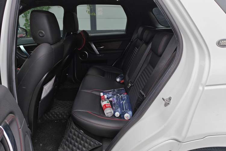 Used Land Rover Discovery Sport New Energy 2021 P300e Performance Tech Edition Left Rear Seat