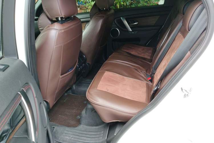 Used Land Rover Discovery Sport New Energy 2021 P300e Performance Tech Edition Left Rear Seat