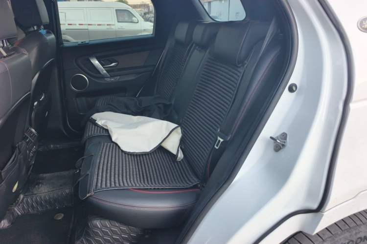 Used Land Rover Discovery Sport New Energy 2021 P300e Performance Tech Edition Left Rear Seat