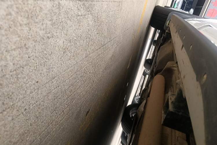 Used Land Rover Discovery Sport New Energy 2021 P300e Performance Tech Edition Left Side Sill