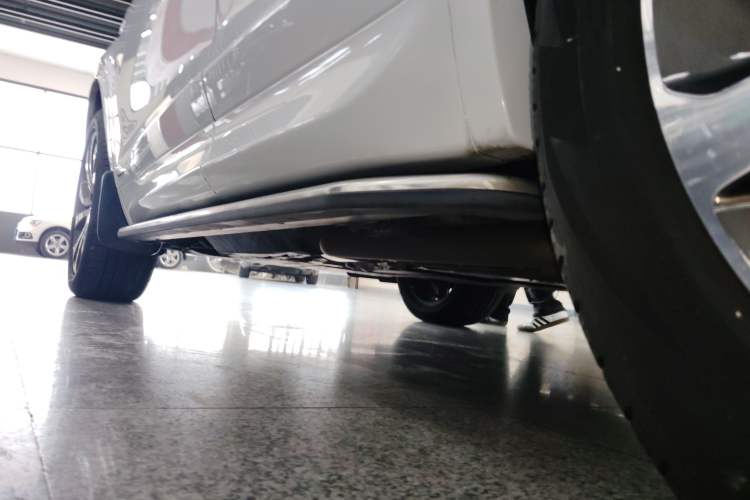 Used Land Rover Discovery Sport New Energy 2021 P300e Performance Tech Edition Left Side Sill