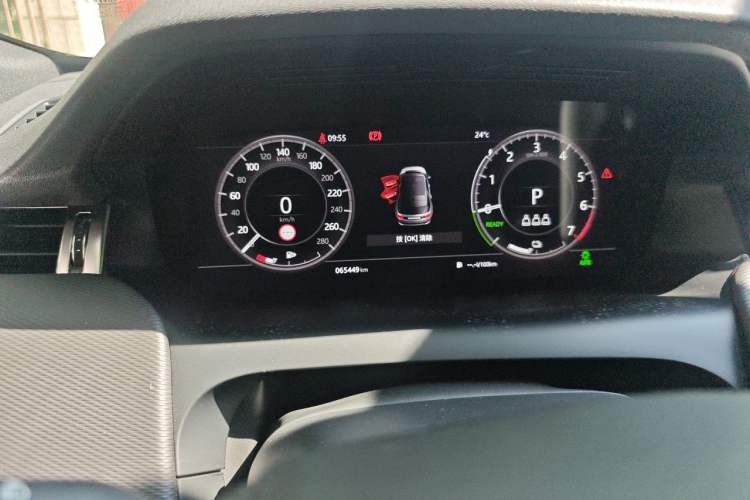 Used Land Rover Discovery Sport New Energy 2021 P300e Performance Tech Edition Odometer Close Up