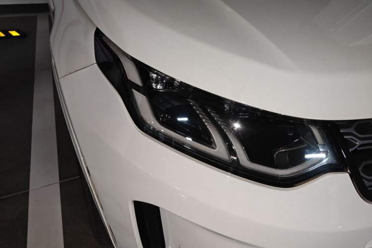 Used Land Rover Discovery Sport New Energy 2021 P300e Performance Tech Edition Right Front Headlight
