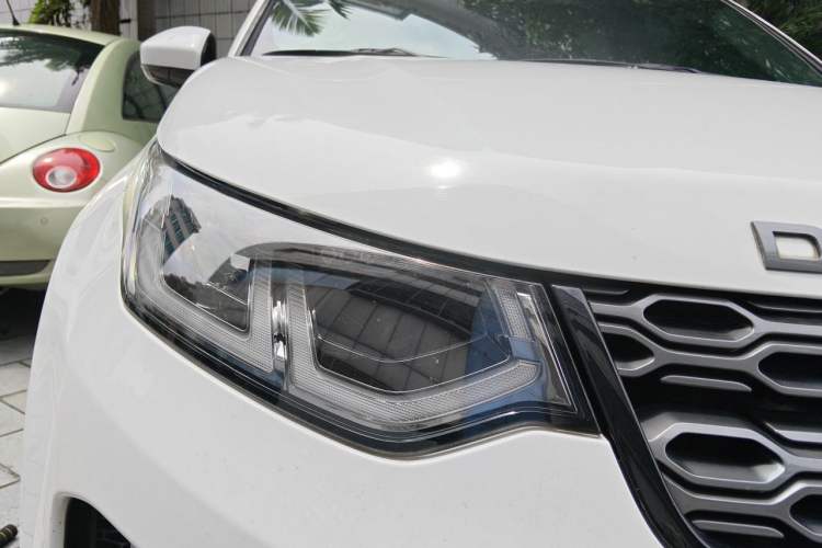 Used Land Rover Discovery Sport New Energy 2021 P300e Performance Tech Edition Right Front Headlight