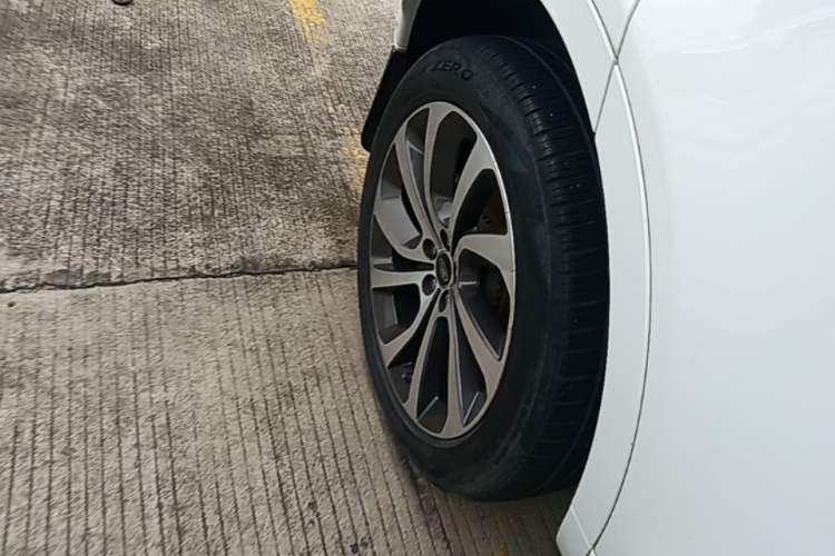 Used Land Rover Discovery Sport New Energy 2021 P300e Performance Tech Edition Right Rear Wheel Hub