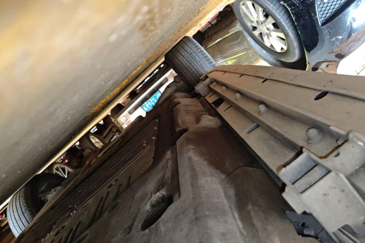 Used Land Rover Discovery Sport New Energy 2021 P300e Performance Tech Edition Right Side Sill