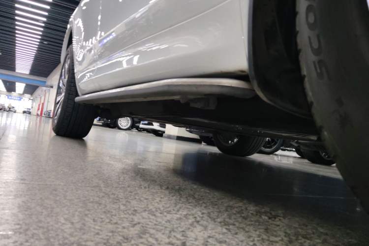 Used Land Rover Discovery Sport New Energy 2021 P300e Performance Tech Edition Right Side Sill