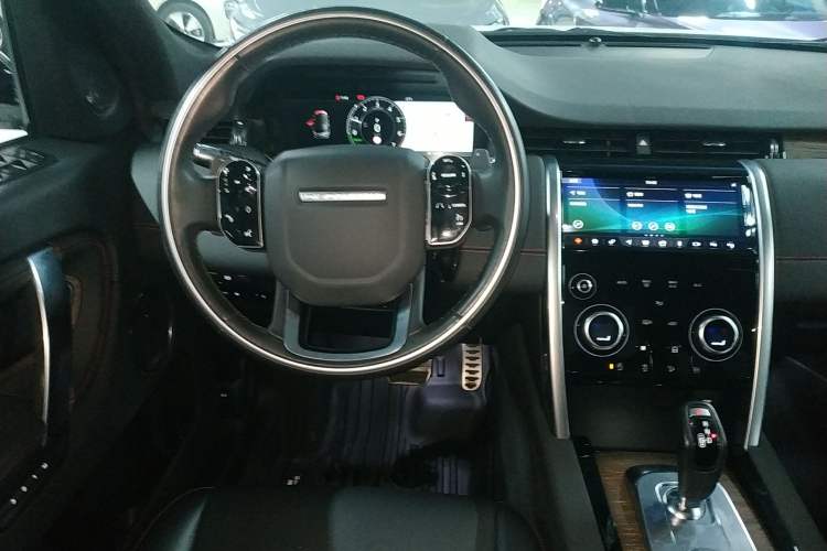 Used Land Rover Discovery Sport New Energy 2021 P300e Performance Tech Edition Steering Wheel
