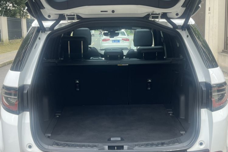 Used Land Rover Discovery Sport New Energy 2021 P300e Performance Tech Edition Trunk
