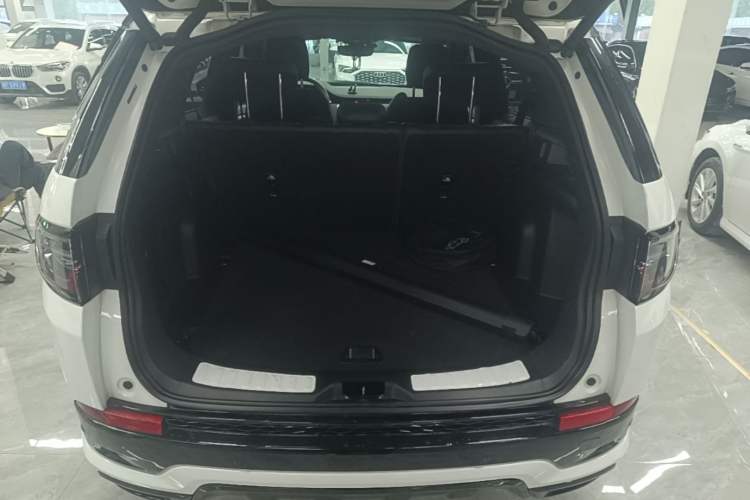 Used Land Rover Discovery Sport New Energy 2021 P300e Performance Tech Edition Trunk