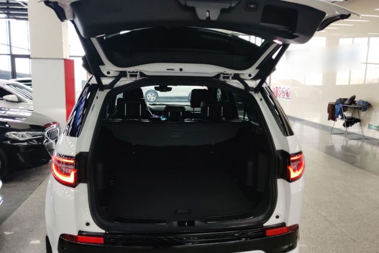 Used Land Rover Discovery Sport New Energy 2021 P300e Performance Tech Edition Trunk