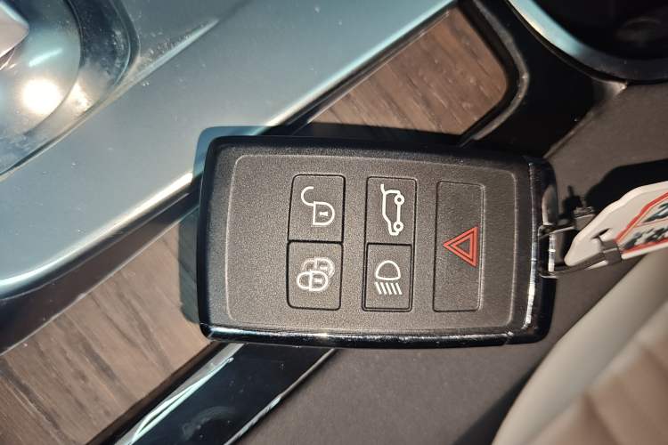 Used Land Rover Discovery Sport New Energy 2021 P300e Performance Tech Edition Vehicle Key