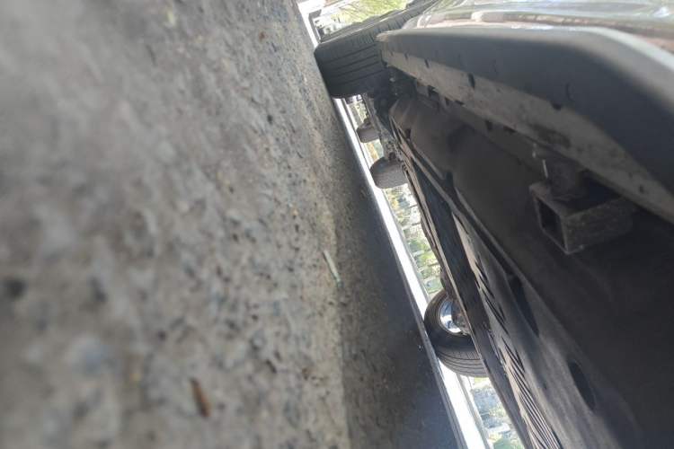 Used Land Rover Discovery Sport New Energy 2022 P300e Performance Tech Edition Chassis Front Right