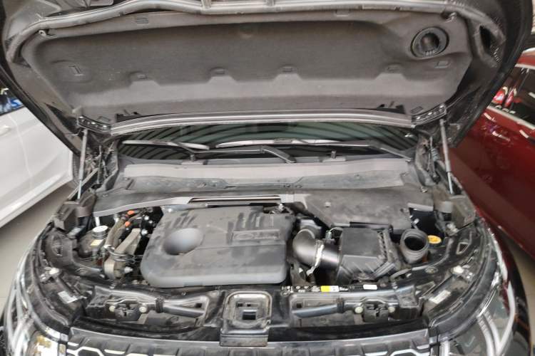 Used Land Rover Discovery Sport New Energy 2022 Facelifted P300e Plug-in Hybrid Electric Version Engine Bay