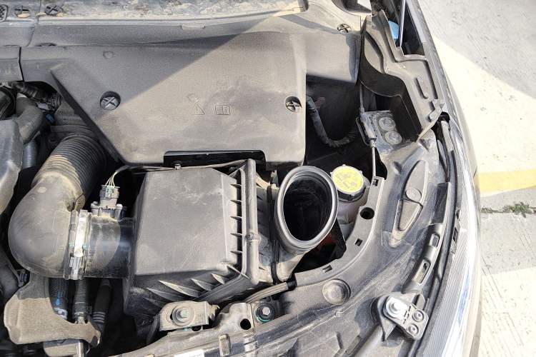 Used Land Rover Discovery Sport New Energy 2022 Facelifted P300e Plug-in Hybrid Electric Version Engine Bay Left