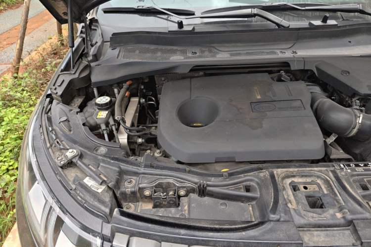 Used Land Rover Discovery Sport New Energy 2022 Facelifted P300e Plug-in Hybrid Electric Version Engine Bay Right