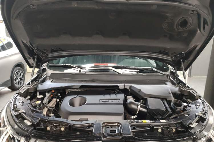 Used Land Rover Discovery Sport New Energy 2022 Facelifted P300e Plug-in Hybrid Electric Version Engine Bay