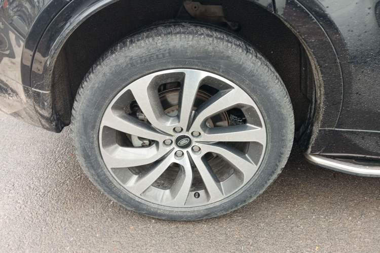 Used Land Rover Discovery Sport New Energy 2022 P300e Performance Tech Edition Exterior 5