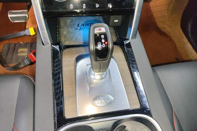 Used Land Rover Discovery Sport New Energy 2022 Facelifted P300e Plug-in Hybrid Electric Version Gear Lever