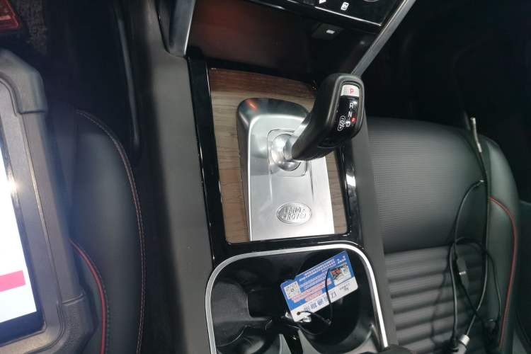 Used Land Rover Discovery Sport New Energy 2022 Facelifted P300e Plug-in Hybrid Electric Version Gear Lever