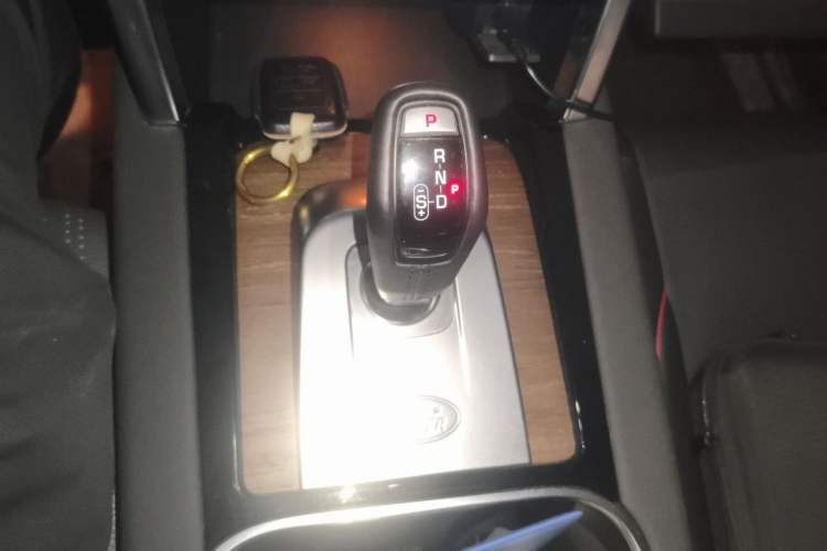 Used Land Rover Discovery Sport New Energy 2022 Facelifted P300e Plug-in Hybrid Electric Version Gear Lever