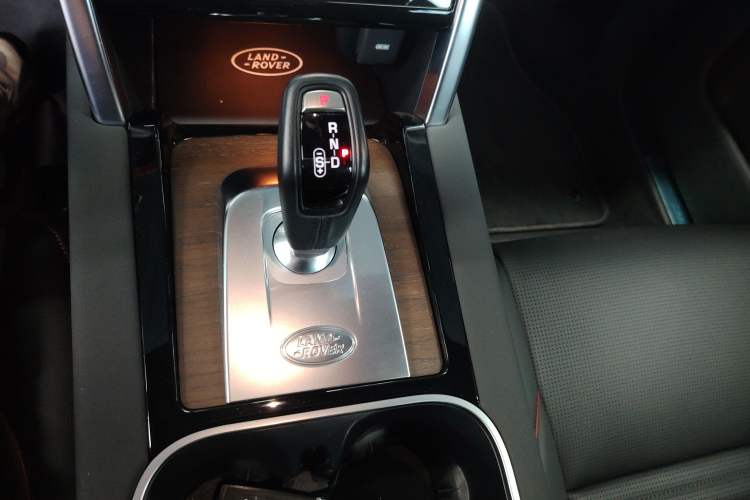 Used Land Rover Discovery Sport New Energy 2022 Facelifted P300e Plug-in Hybrid Electric Version Gear Lever