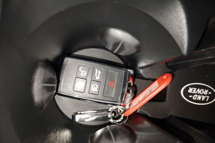 Used Land Rover Discovery Sport New Energy 2022 Facelifted P300e Plug-in Hybrid Electric Version Interior 1