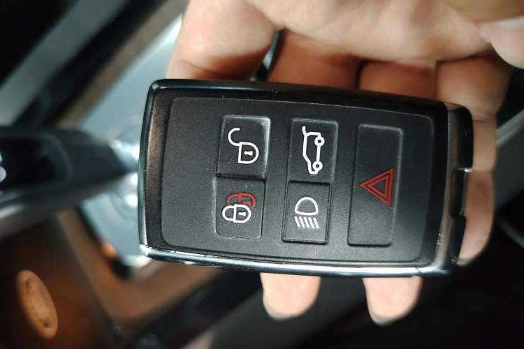 Used Land Rover Discovery Sport New Energy 2022 Facelifted P300e Plug-in Hybrid Electric Version Interior 1