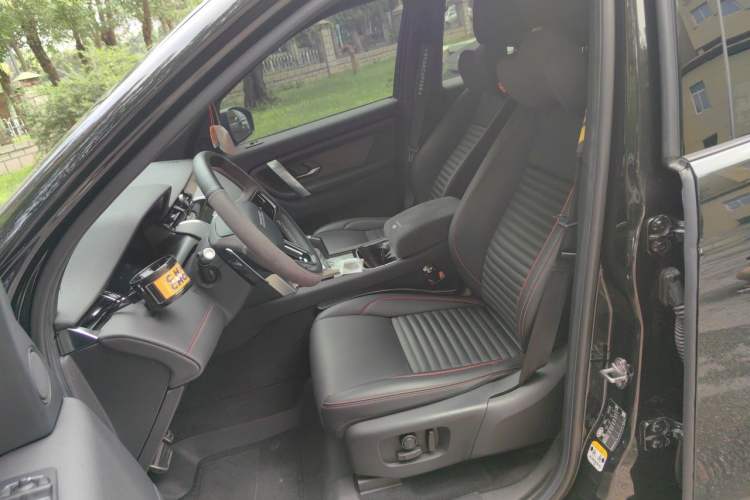 Used Land Rover Discovery Sport New Energy 2022 P300e Performance Tech Edition Left Front Seat