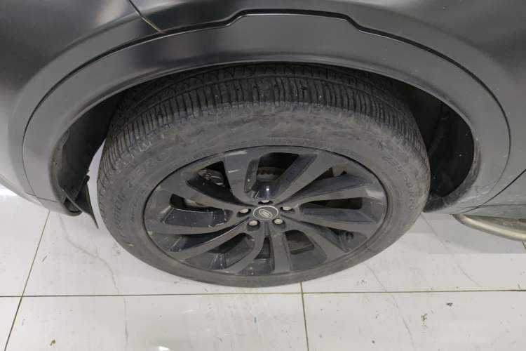 Used Land Rover Discovery Sport New Energy 2022 Facelifted P300e Plug-in Hybrid Electric Version Left Front Wheel Hub