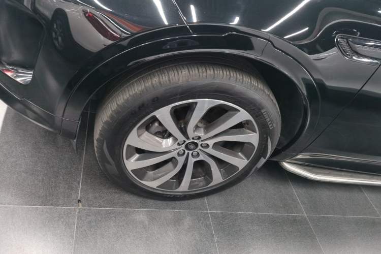 Used Land Rover Discovery Sport New Energy 2022 Facelifted P300e Plug-in Hybrid Electric Version Left Front Wheel Hub