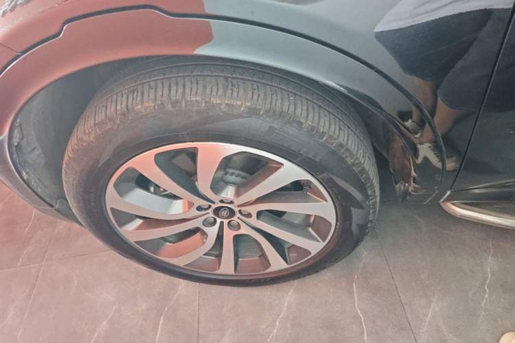Used Land Rover Discovery Sport New Energy 2022 Facelifted P300e Plug-in Hybrid Electric Version Left Front Wheel Hub