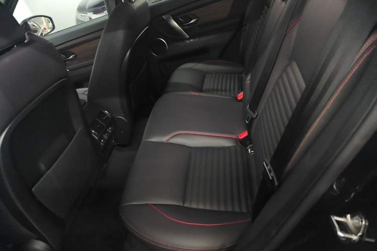 Used Land Rover Discovery Sport New Energy 2022 P300e Performance Tech Edition Left Rear Seat