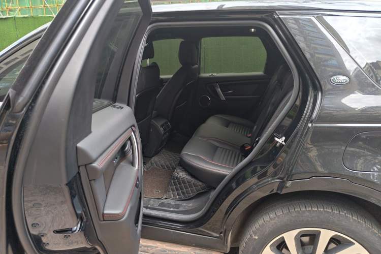Used Land Rover Discovery Sport New Energy 2022 Facelifted P300e Plug-in Hybrid Electric Version Left Rear Seat