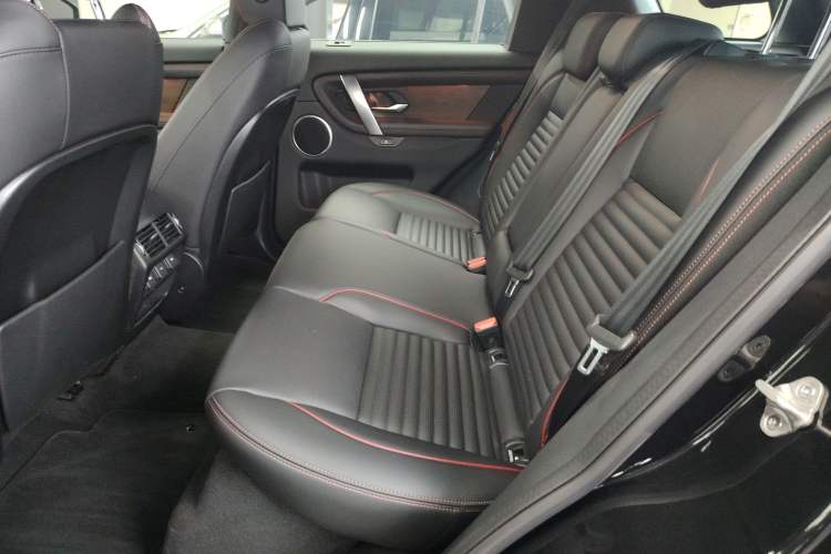 Used Land Rover Discovery Sport New Energy 2022 Facelifted P300e Plug-in Hybrid Electric Version Left Rear Seat