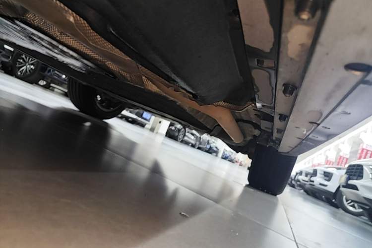 Used Land Rover Discovery Sport New Energy 2022 P300e Performance Tech Edition Left Side Sill