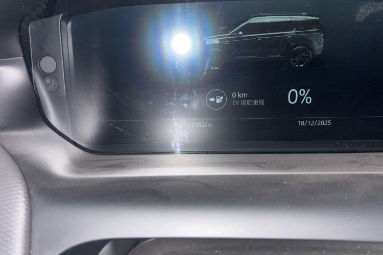 Used Land Rover Discovery Sport New Energy 2022 Facelifted P300e Plug-in Hybrid Electric Version Odometer Close Up