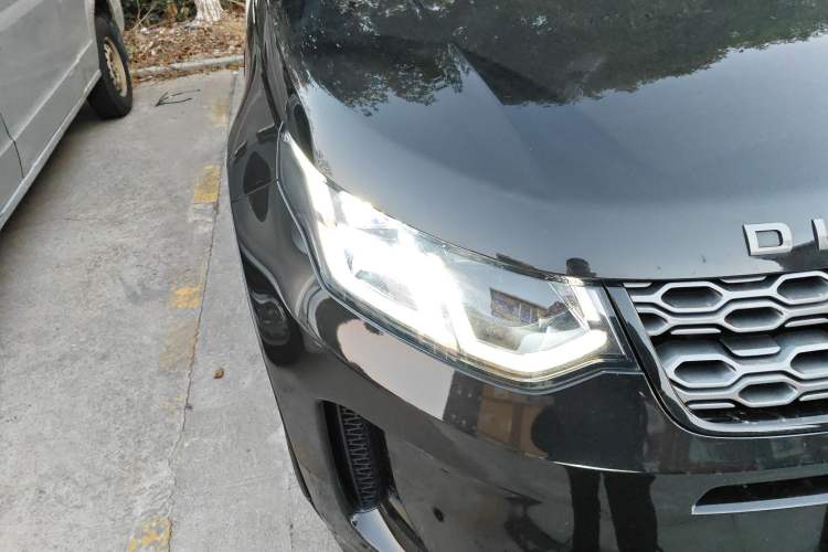 Used Land Rover Discovery Sport New Energy 2022 P300e Performance Tech Edition Right Front Headlight